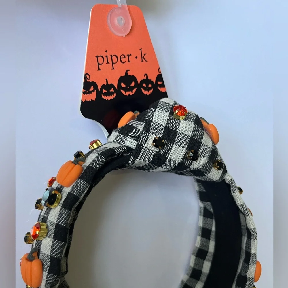 NWT ⚜️🖤⚜️ PIPER K Gorgeous Halloween crystals embroidered Headband